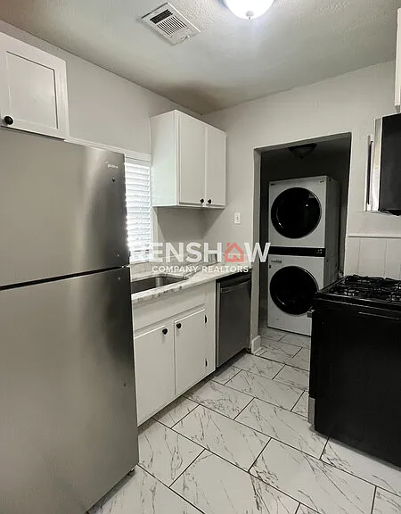 1868 Vollintine Ave — Photo 4