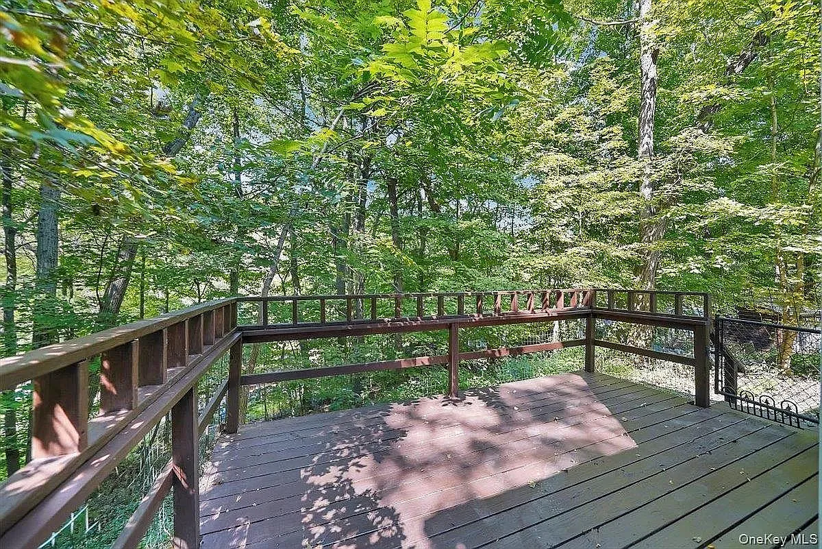 Building Photo - 425 Old Dutch Hollow Rd #1