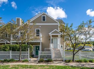 279 Allerton Commons Ln #279, Braintree, MA 02184