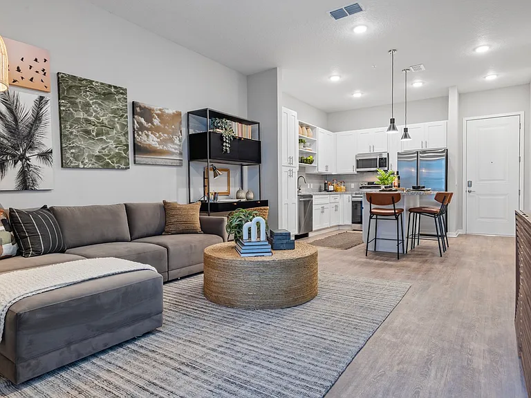 Aston Park Luxury Apartments — Photo 10