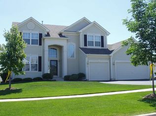 1550 Russell Dr, Hoffman Estates, IL 60192