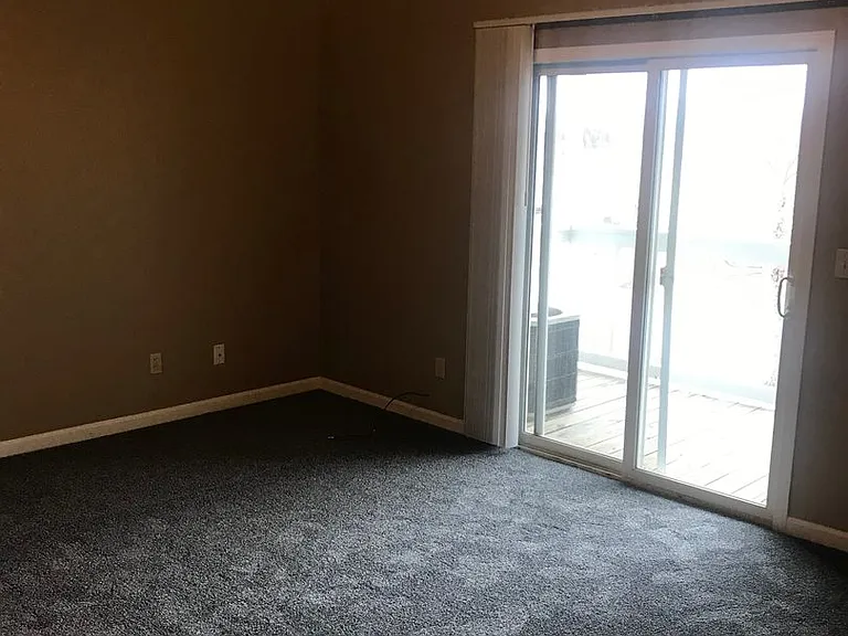 90 Bridgewater Ct — Photo 4