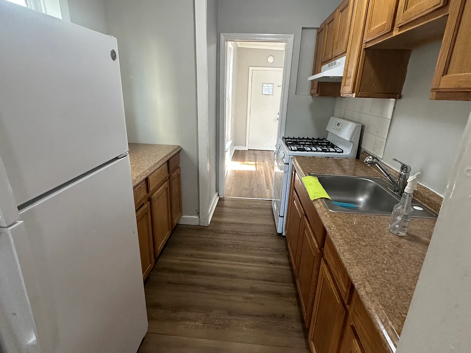 4 bed, 1200 sqft, $2,049 — Photo 2