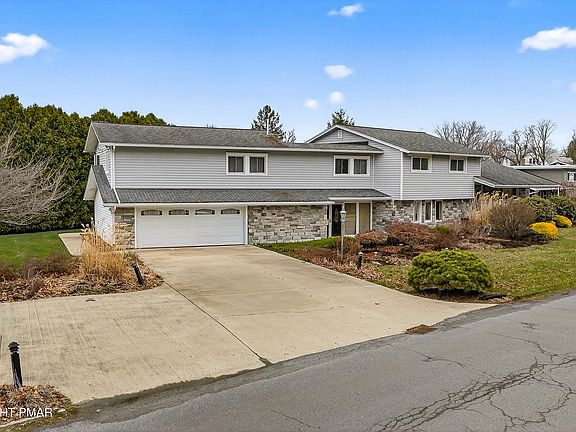 3rd image of 219 Lake Scranton Rd