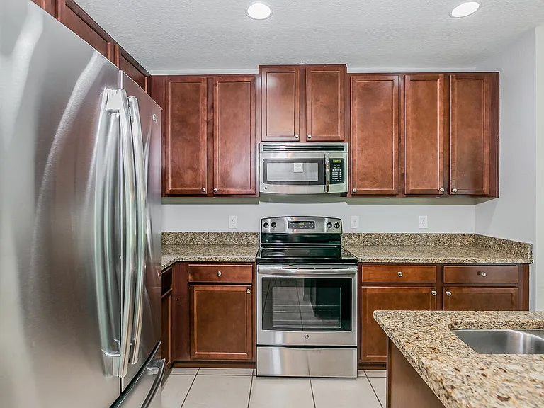 3722 Brambly Ave — Photo 5