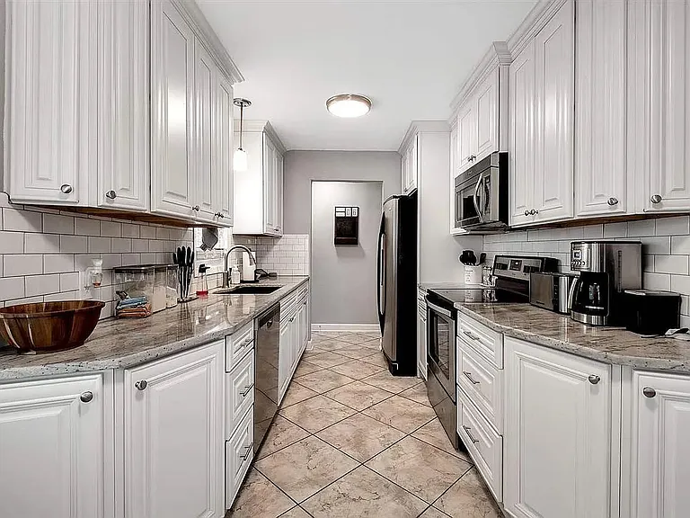 514 S Crestway St — Photo 10
