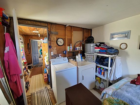 4th image of 504 S 4th St W