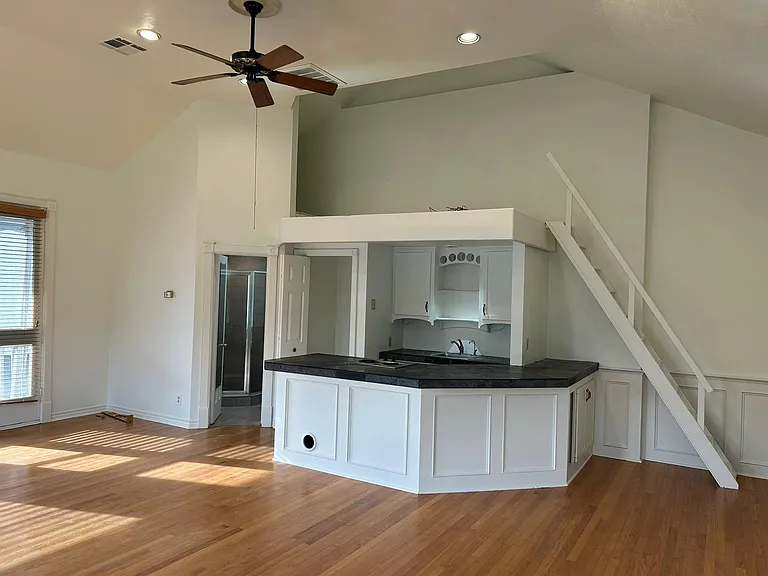 6016 Center St #A — Photo 6