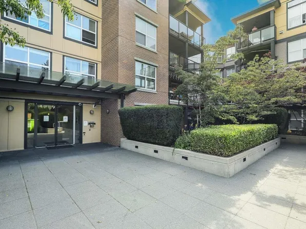 10707 139th St #324, Surrey, BC V3T 0B2