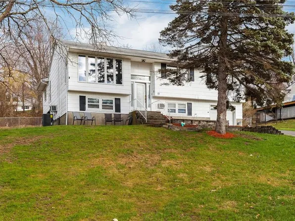 13 Hawthorne Dr, Monroe, NY 10950