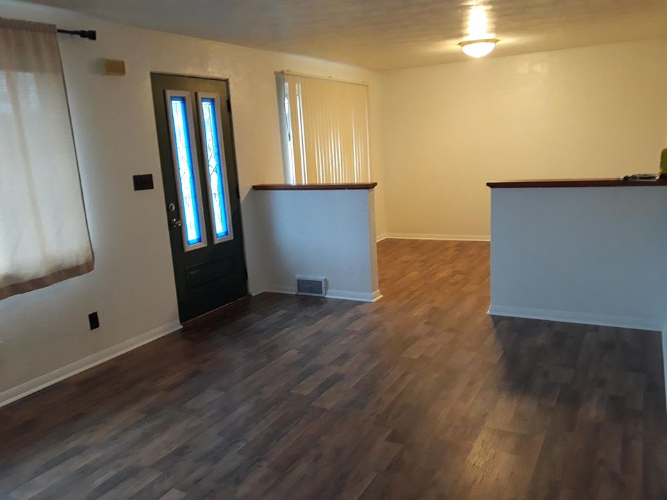 2nd image of 1117 Greenbriar Rd