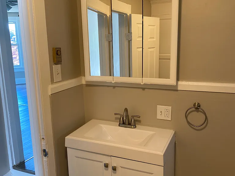 1634 Capouse Ave #2F — Photo 2