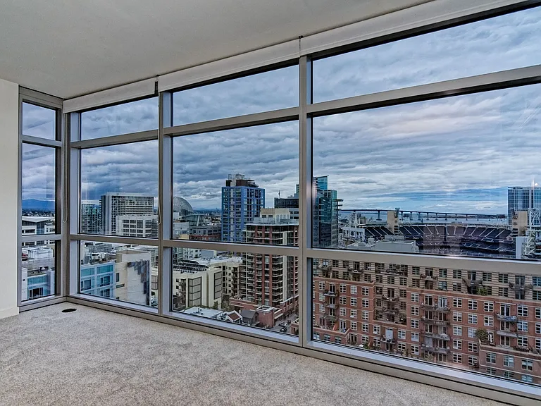 800 The Mark Ln #1807 — Photo 3