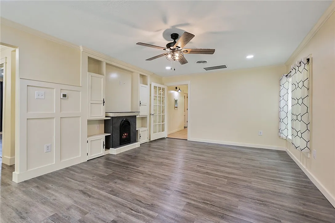 4 bed, 1913 sqft, $2,600 — Photo 3