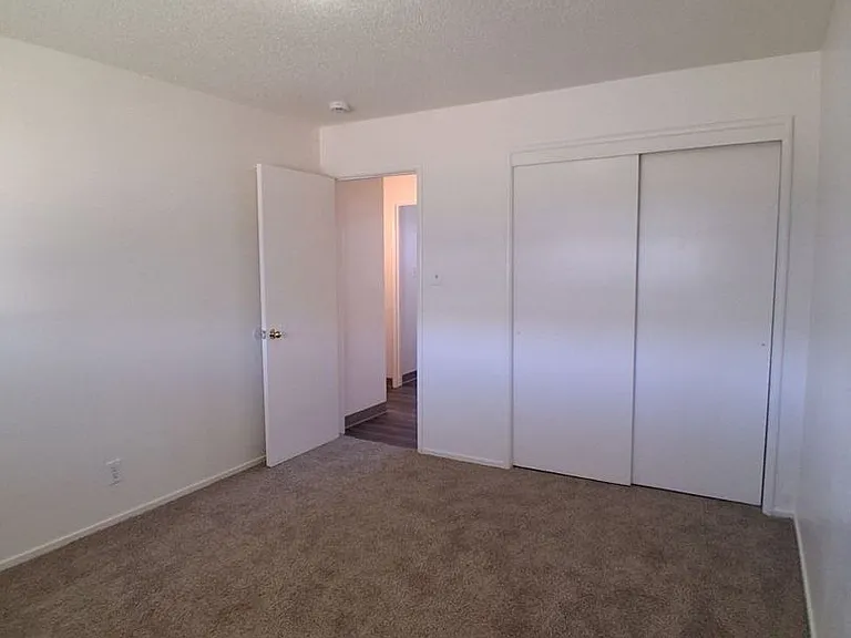 1315 N Garden — Photo 9