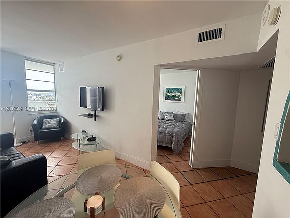 4th image of 100 Lincoln Rd #1209