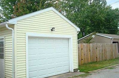 3rd image of 622 E Court St