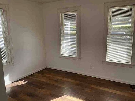 5th image of 27 Evans St