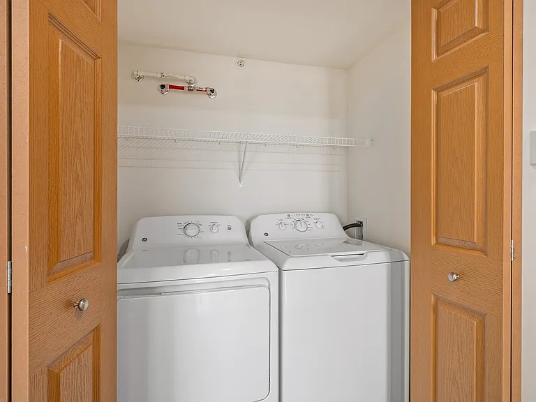 Coopers Landing Apartments — Photo 54