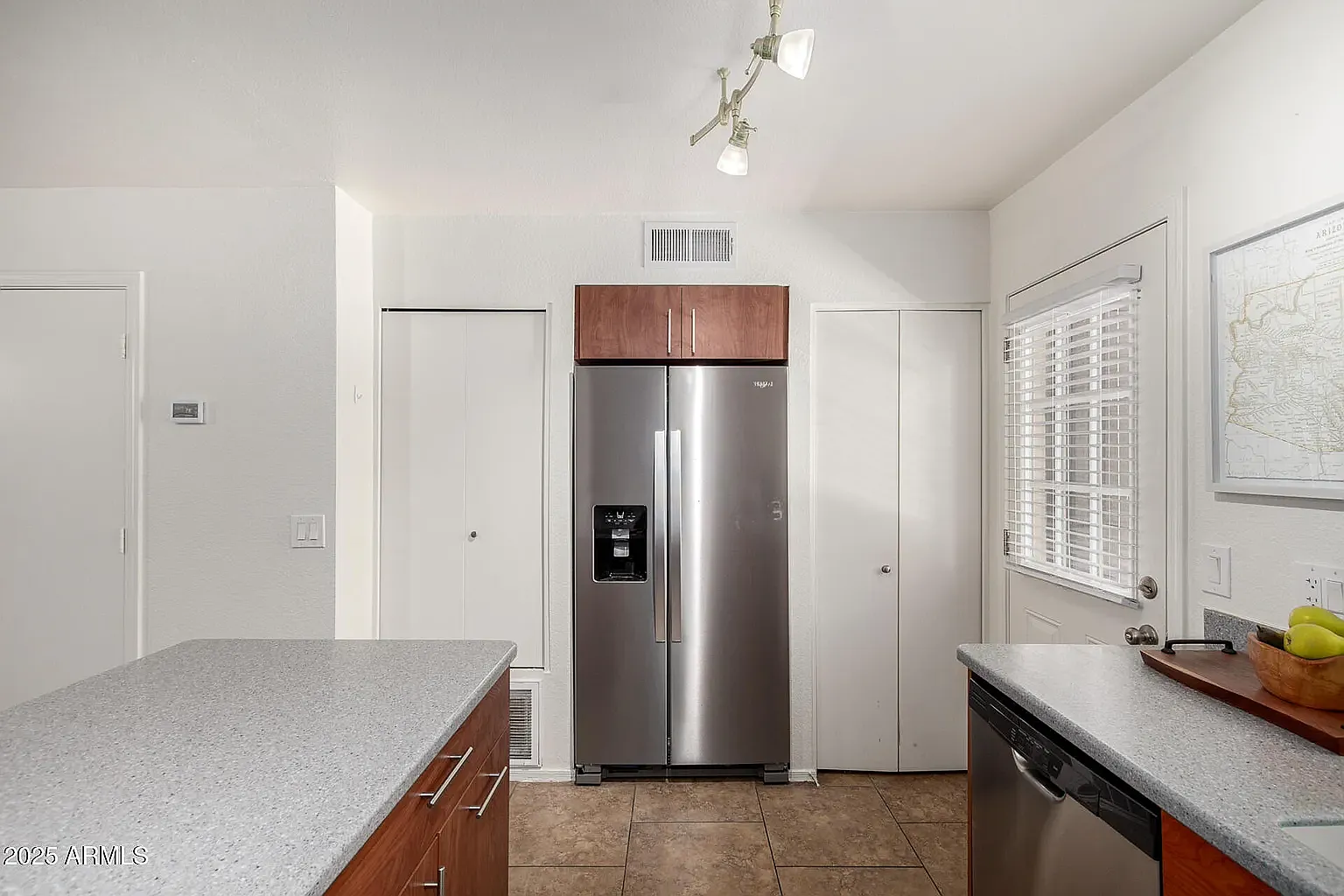 2 bed, 956 sqft, $1,700 — Photo 3