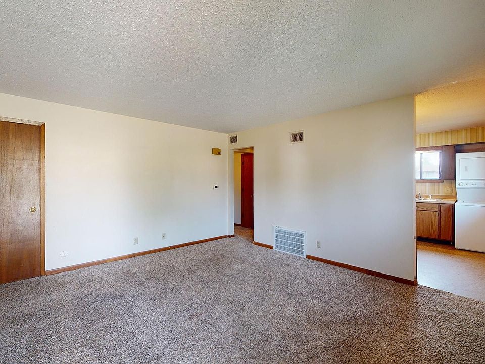 1st image of 4400 Castlewood Pl Unit 2