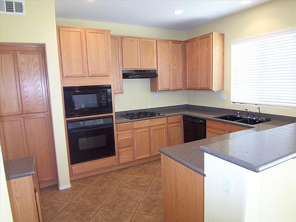3rd image of 16584 Canyon Lake Ln