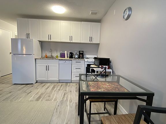 2nd image of 284 Notre Dame St #4