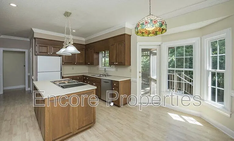111 Whispering Pines Ct — Photo 7
