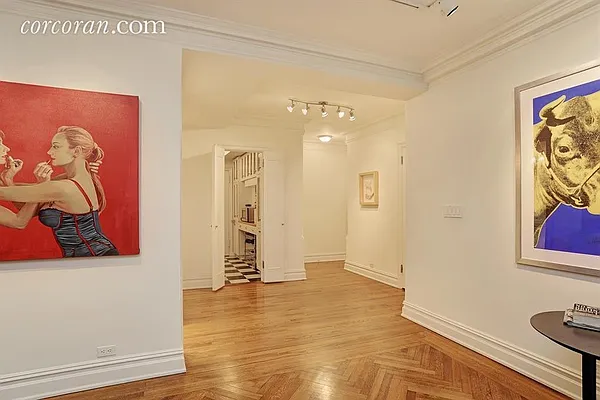 Rented by Level Group | media 9