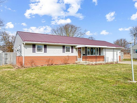 2nd image of 642 Belle Aire Pl