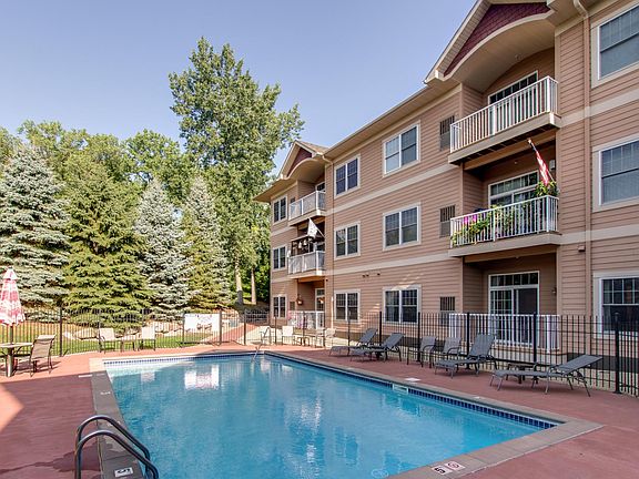 3rd image of 14937 60th St N Unit 109