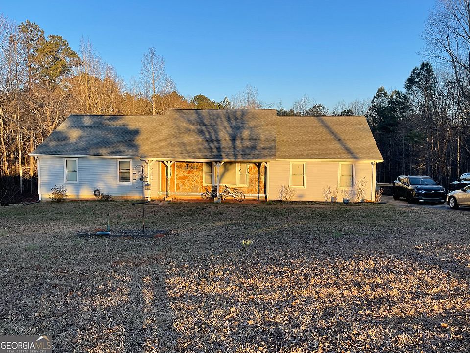 2nd image of 7388 Post Rd