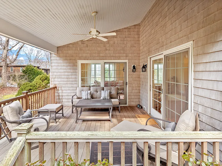 Hillside Dr W — Photo 6