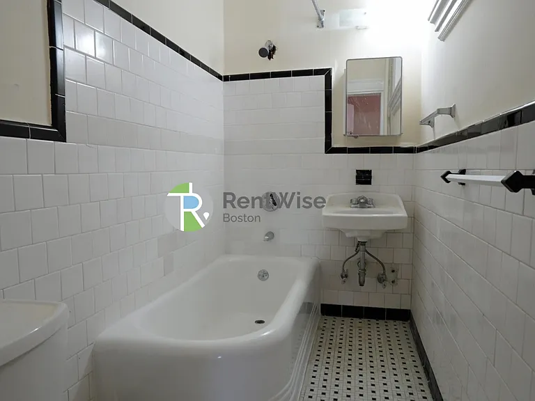 2 Ware St #109U — Photo 14