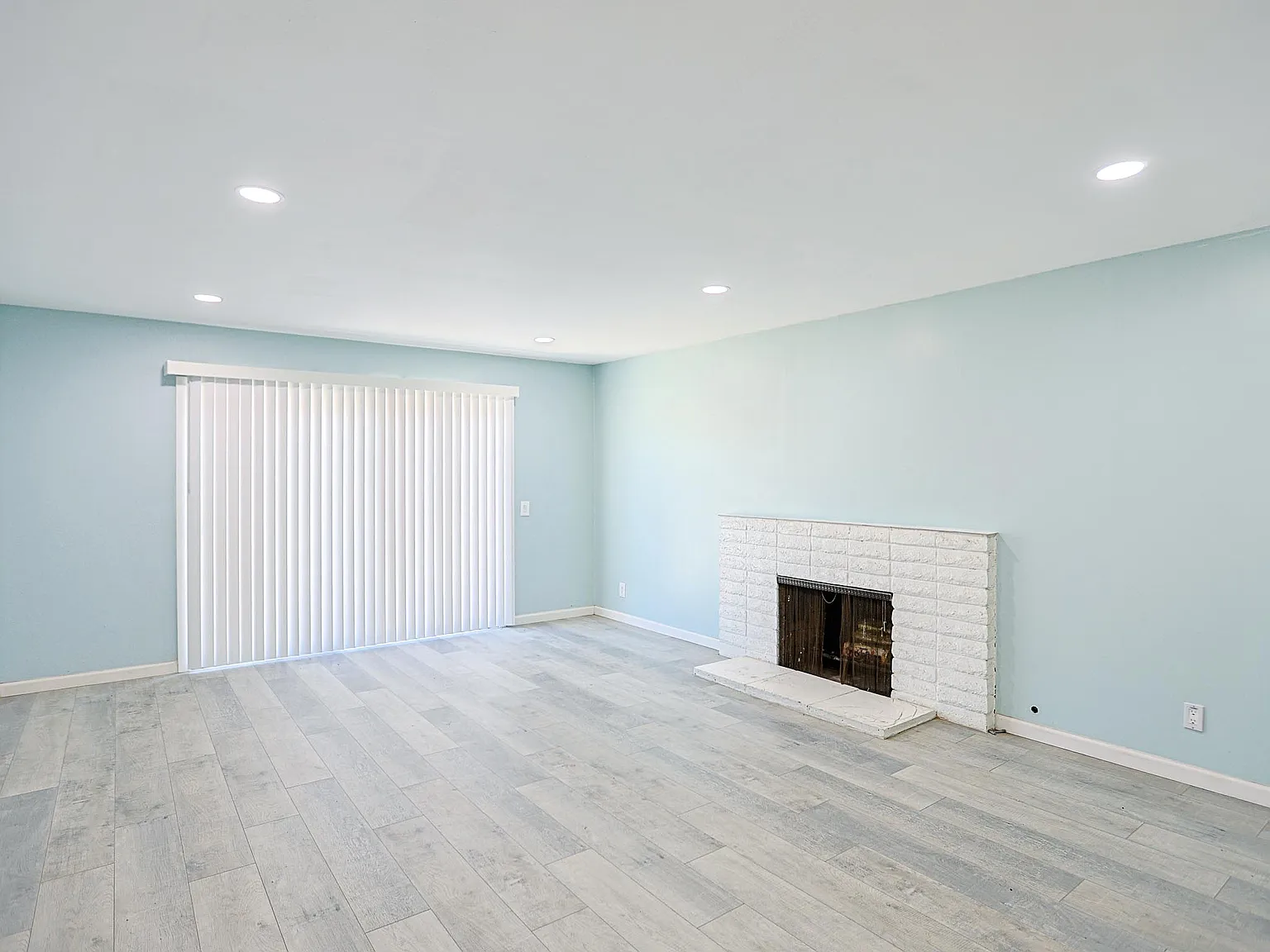 3 bed, 1600 sqft, $4,500 — Photo 2