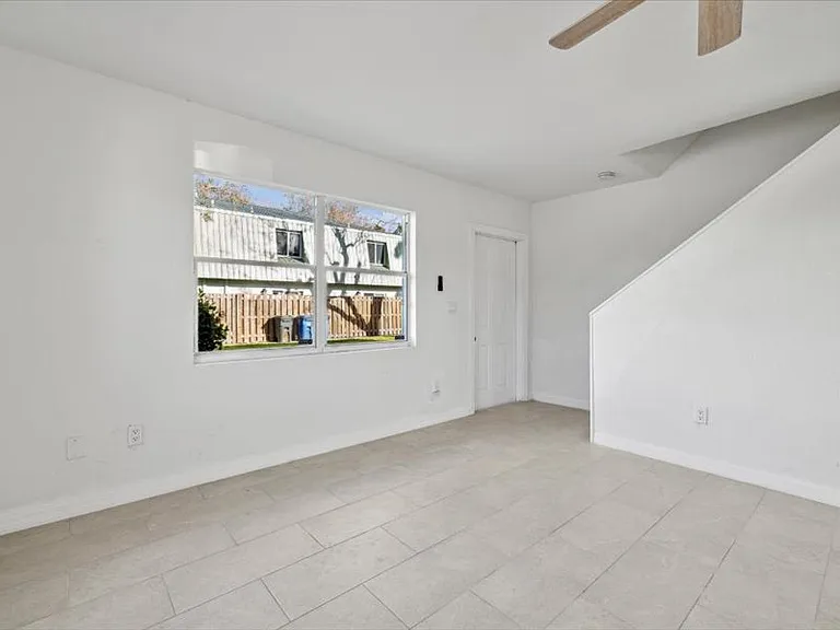 16200 Dublin Cir #1-3-3 — Photo 4