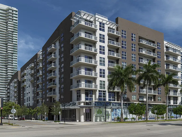 Blu27 at Edgewater — Photo 52
