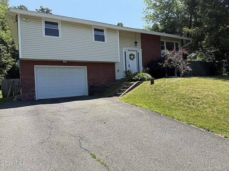 2nd image of 116 S Waldron Lane