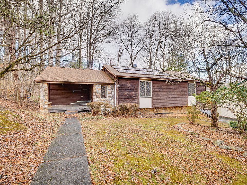 1st image of 13 N Foxxborough Ln