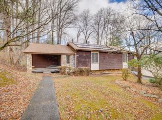 13 N Foxxborough Ln, Johnson City, TN 37604