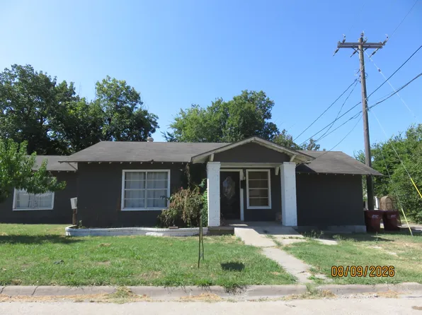 315 Maple St, Farmersville, TX 75442