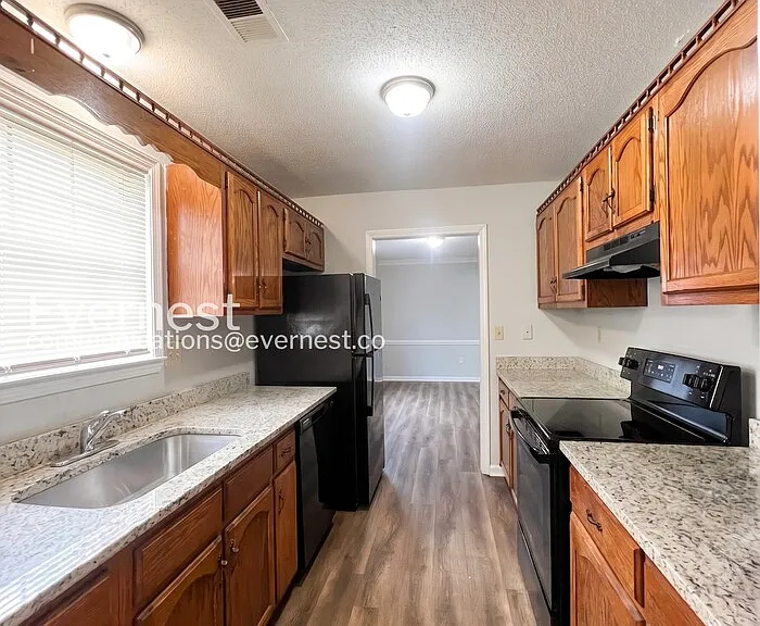 3285 Edenshire Ln — Photo 7