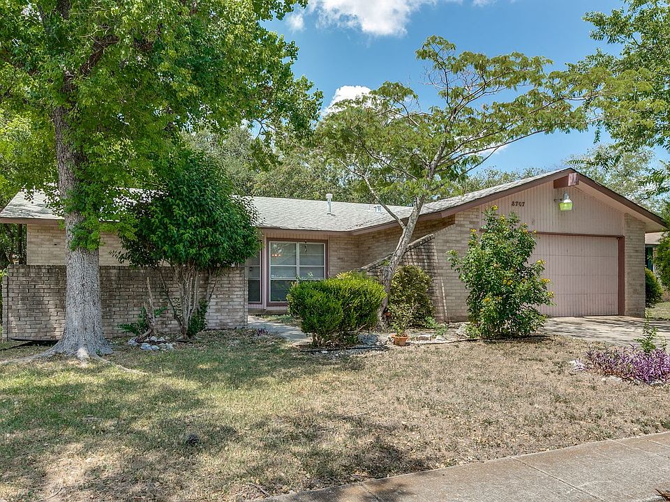 1st image of 8707 Thatch Dr