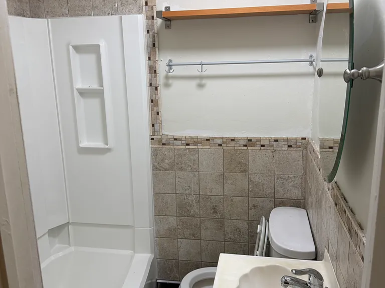 72 No Munn Ave #1 — Photo 4