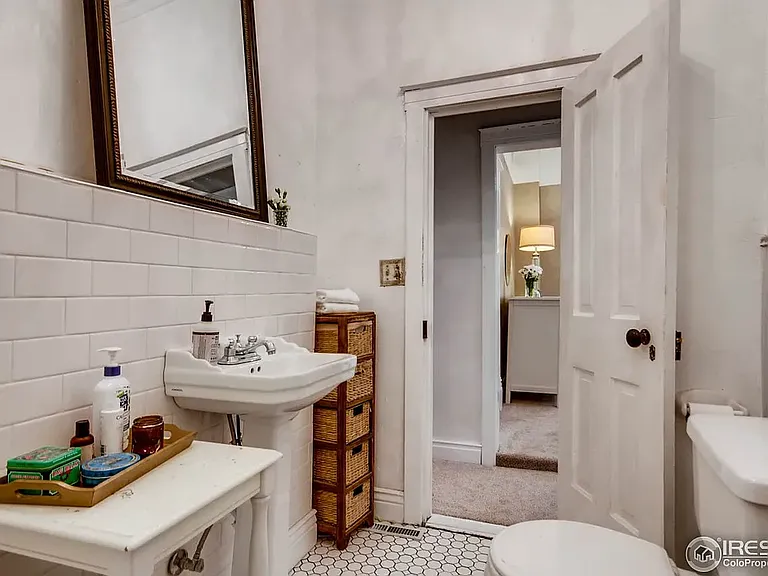 209 W Simpson St — Photo 13