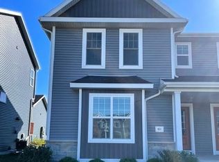 621 Hillcrest Dr, Waunakee, WI 53597