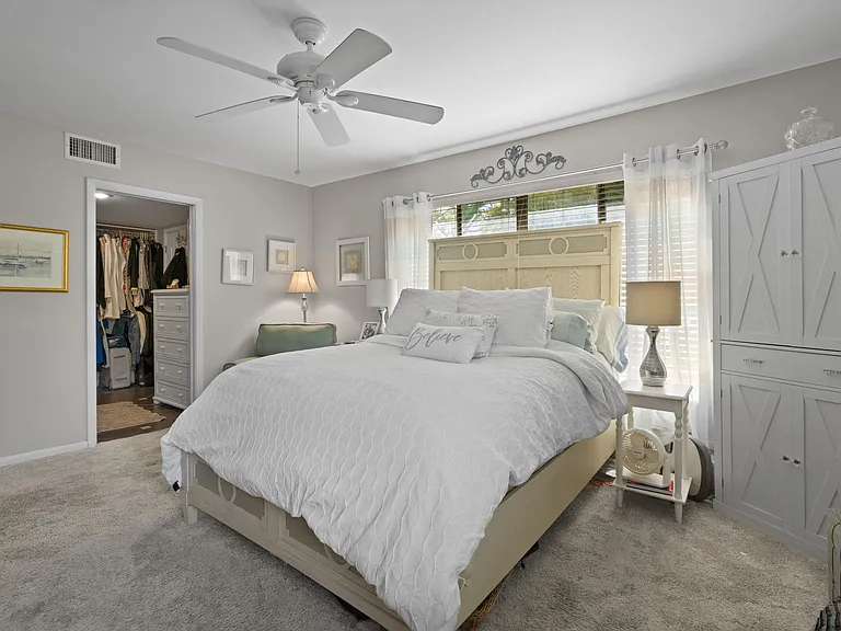 233 NE Edgewater Dr #104 — Photo 18