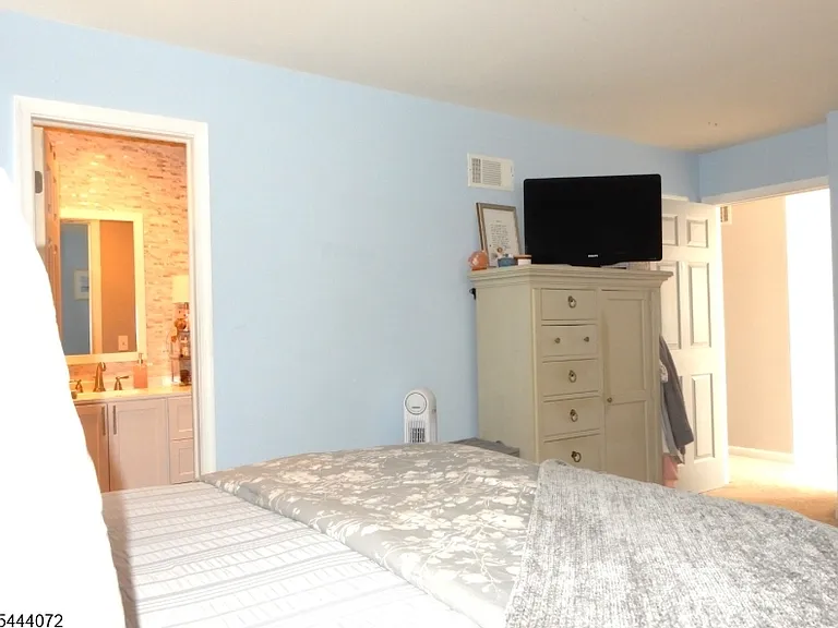 51 Edinborough Ct — Photo 10