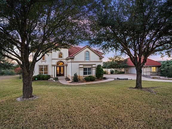 3rd image of 2906 Lakehurst Rd