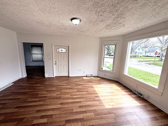 5th image of 235 Walker St